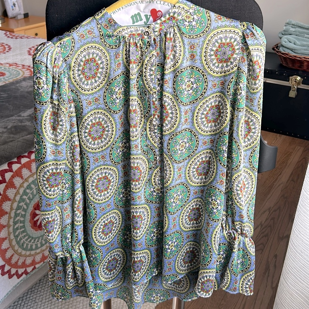 PRICE DROP! Zara top - S silky and flowy, bell sleeves and puff shoulder details